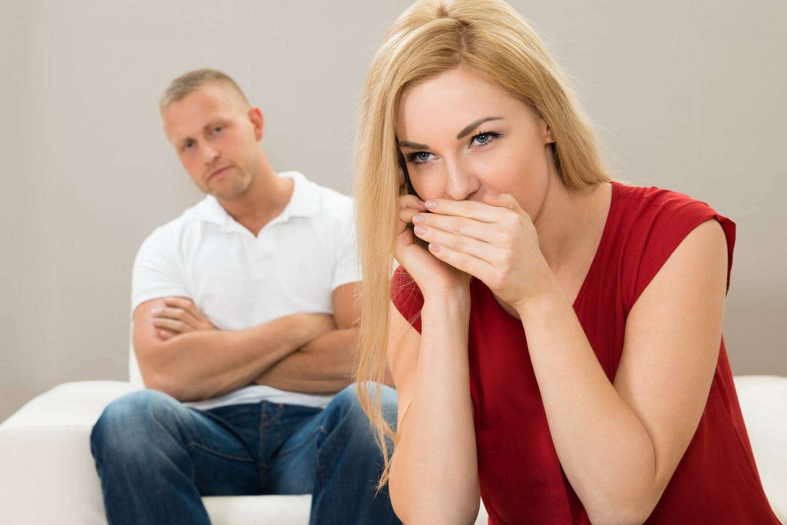 Resolver dudas en una relación de pareja a través del rastreador para móviles Spyphone