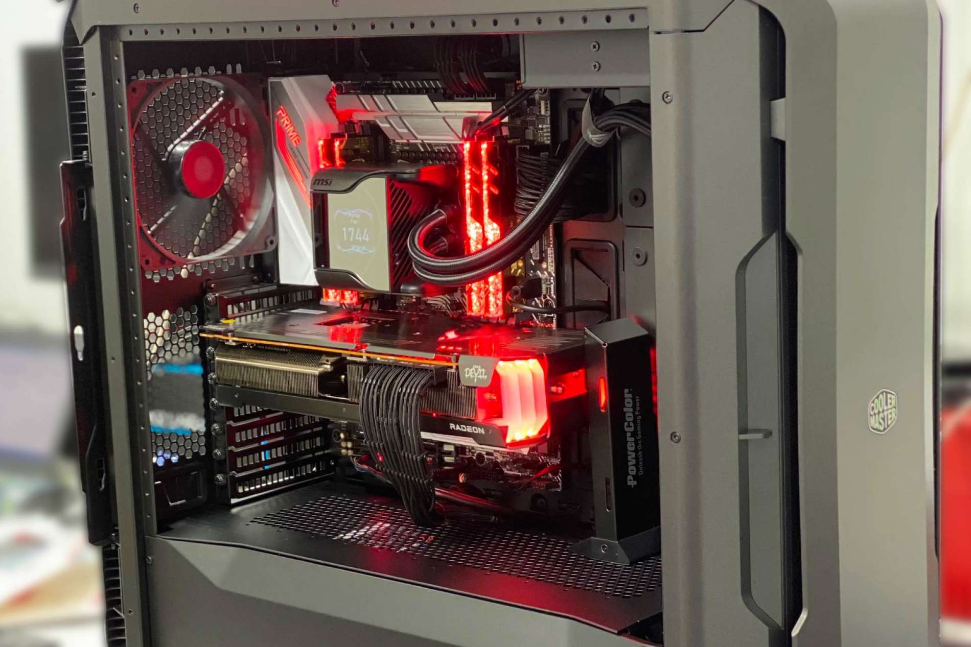 Configurador de PC gaming de la mano de Opirata