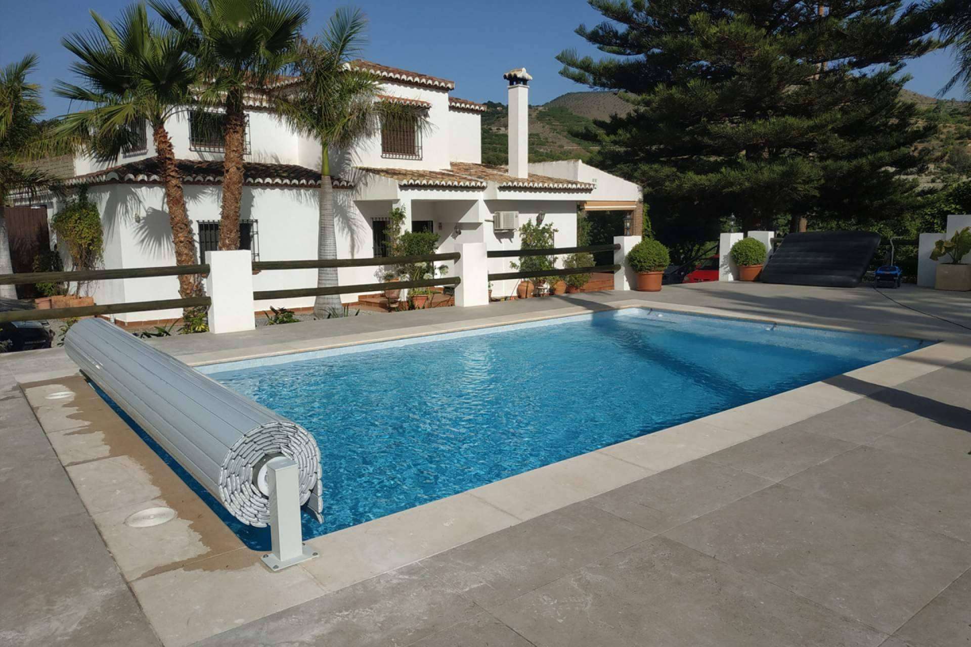 Las ventajas de las cubiertas automáticas para piscinas de COVERTTO