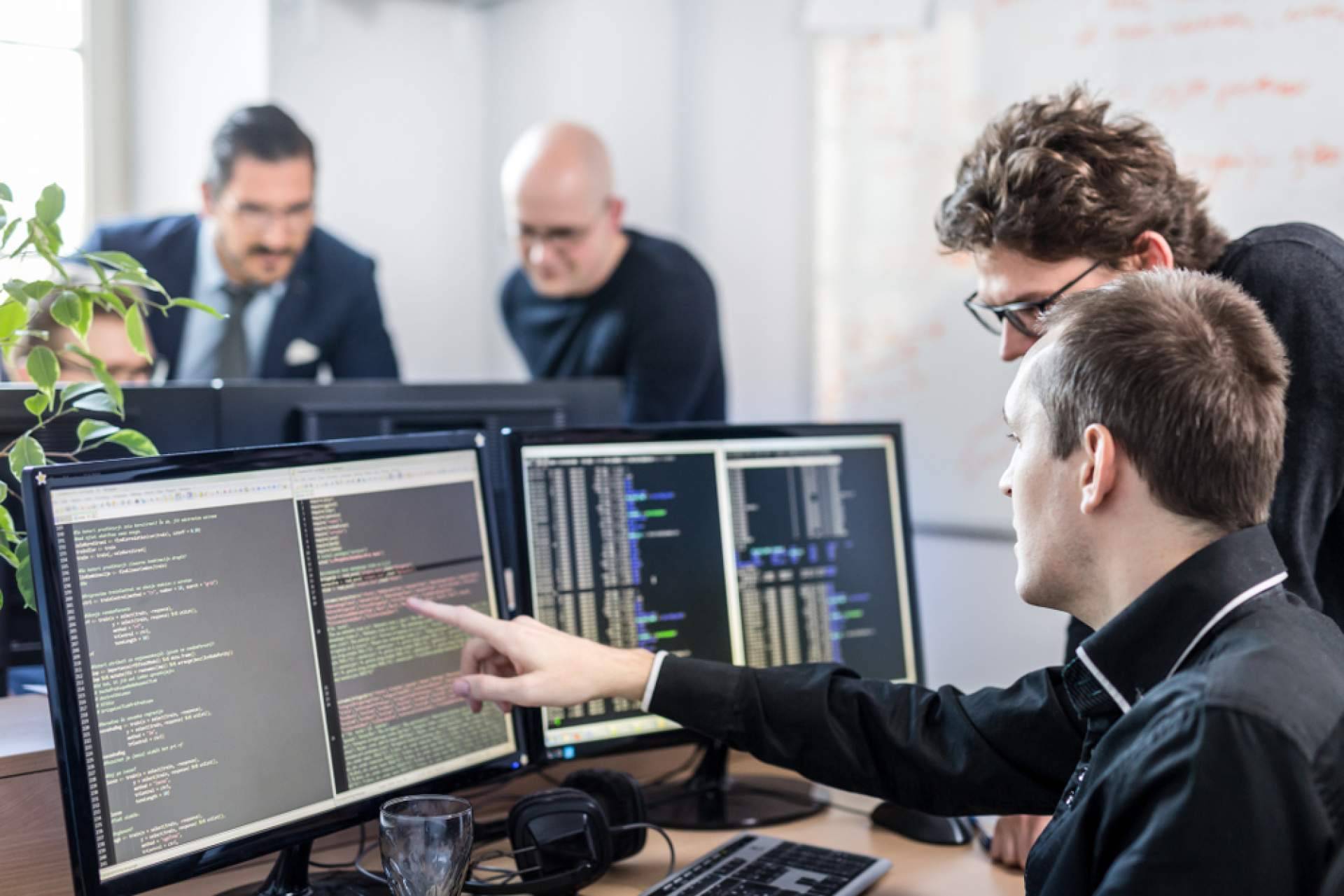 Opground obsequia las contrataciones de perfiles IT de 0 y 1 año de experiencia