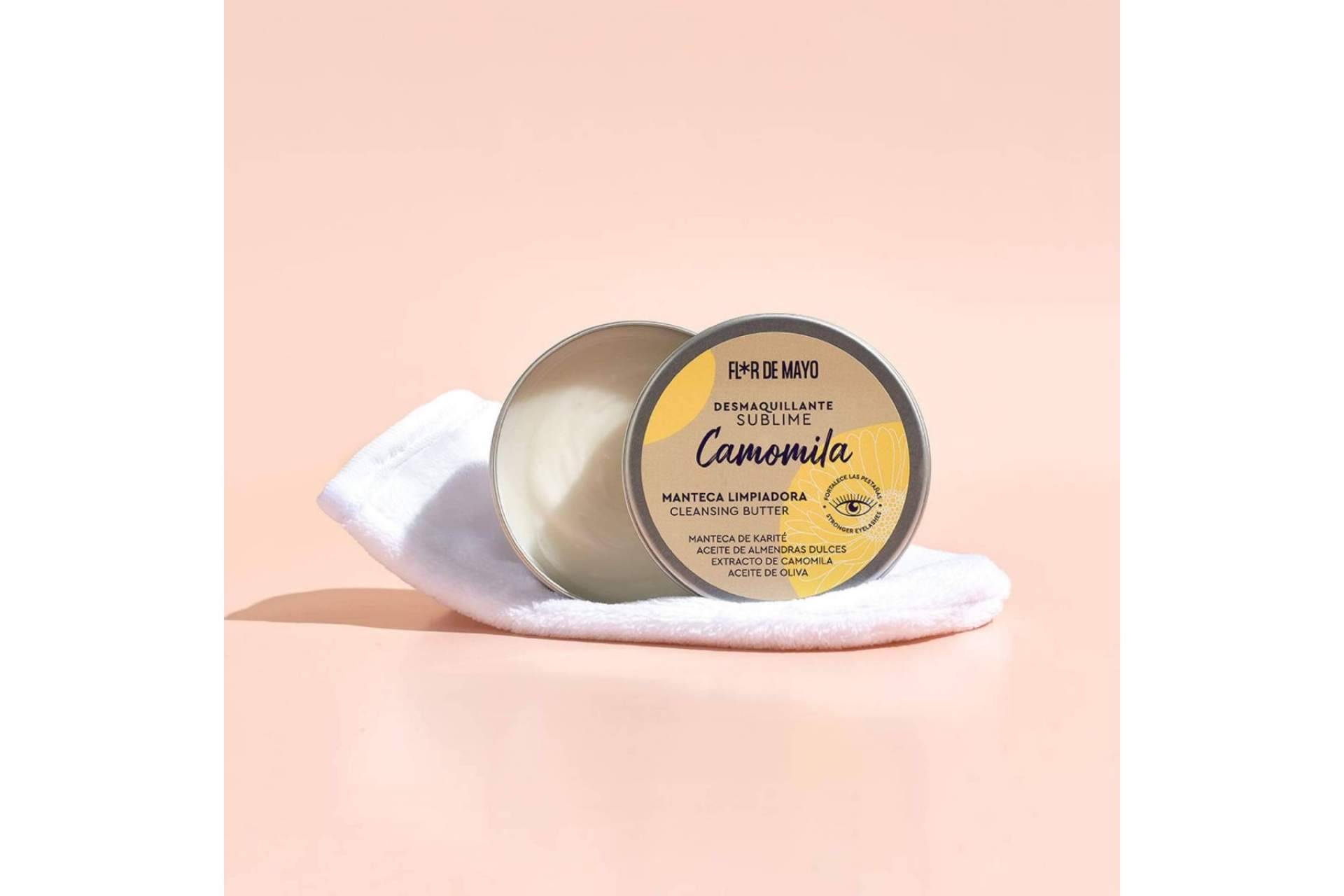 Unirse a la Doble Limpieza y cuidar a fondo la piel, con los productos de camomila de Flor de Mayo