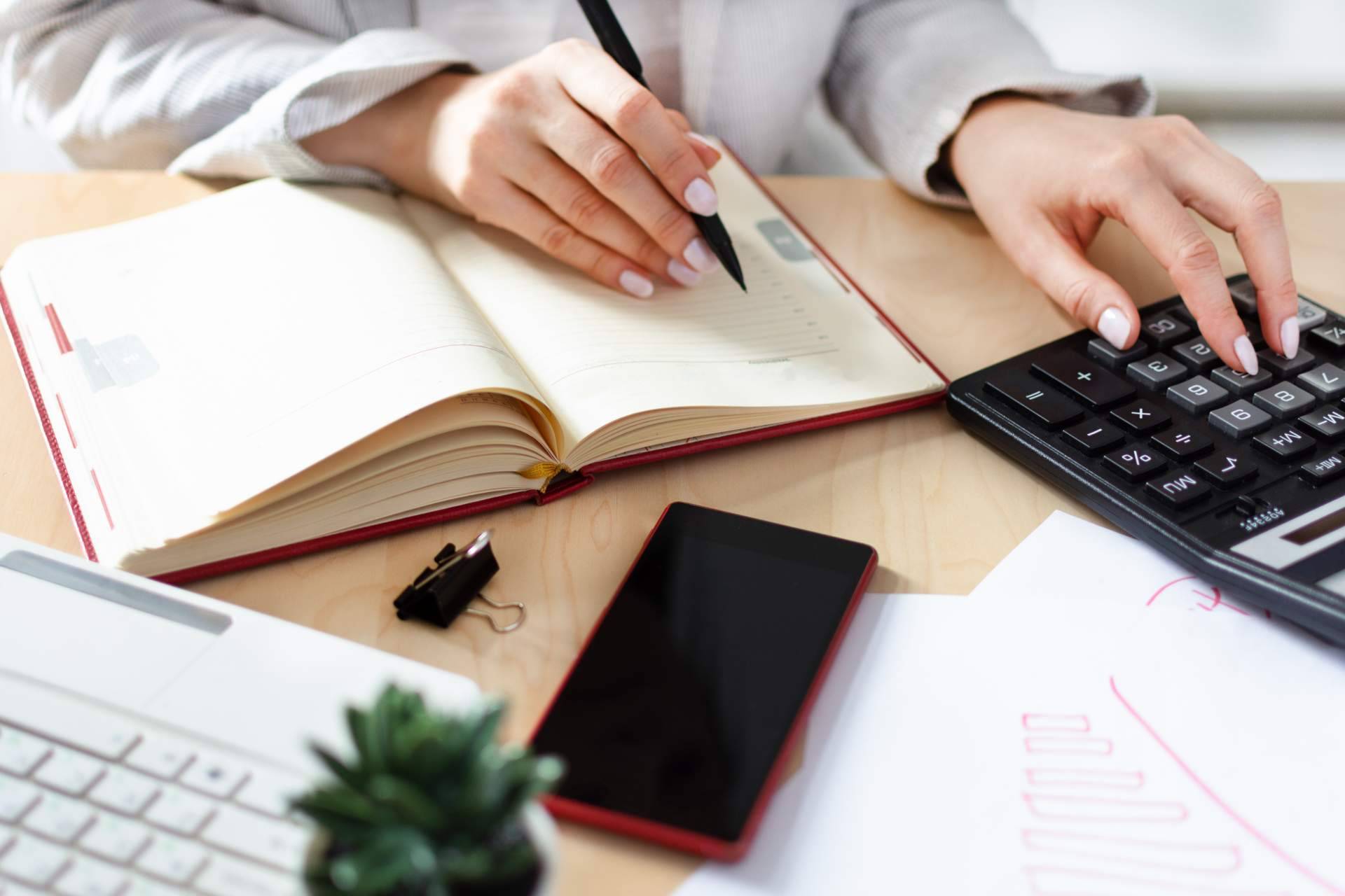 Las funciones de un controller financiero con IOE Business School