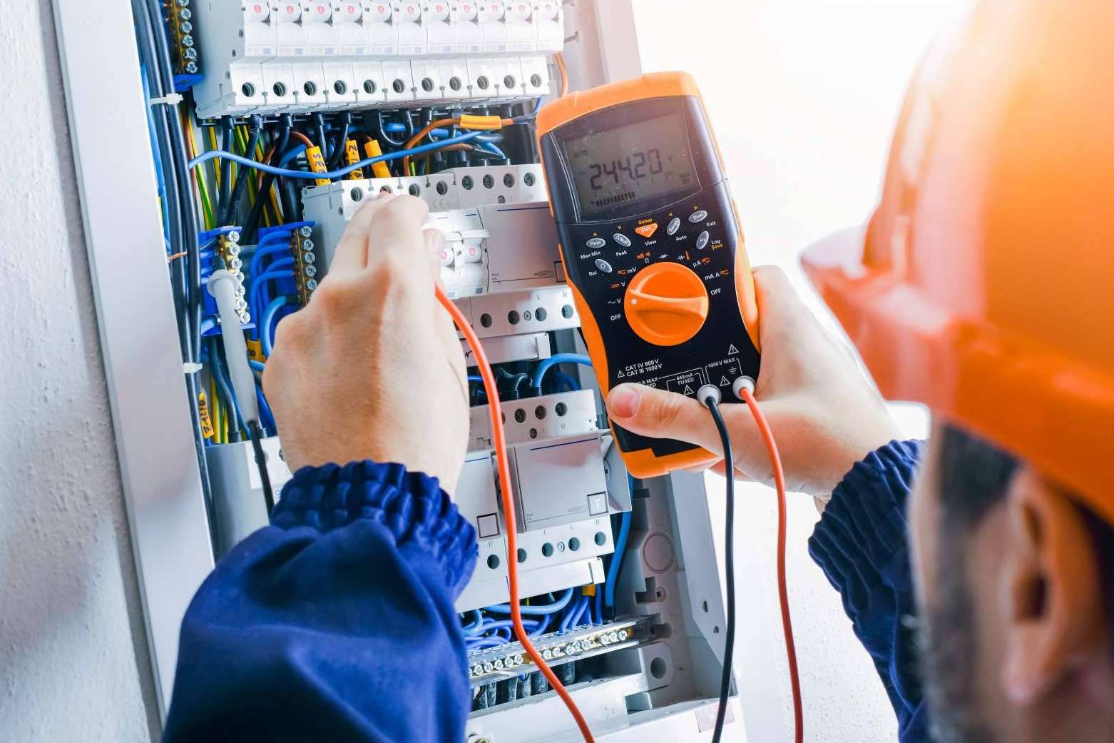 Electricista certificado en la Comunidad Valenciana, con Savelec
