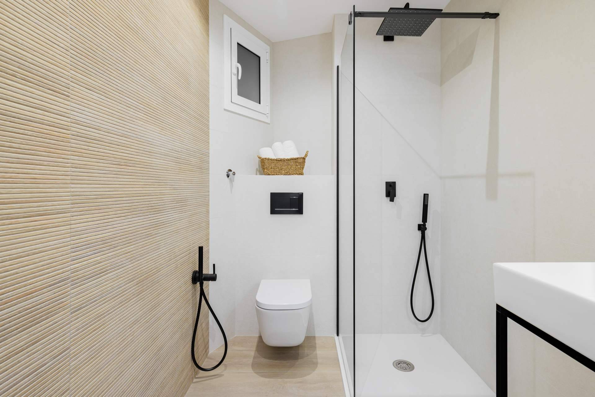 Reformar un baño de la mano de un equipo experto como Ajax Reformas