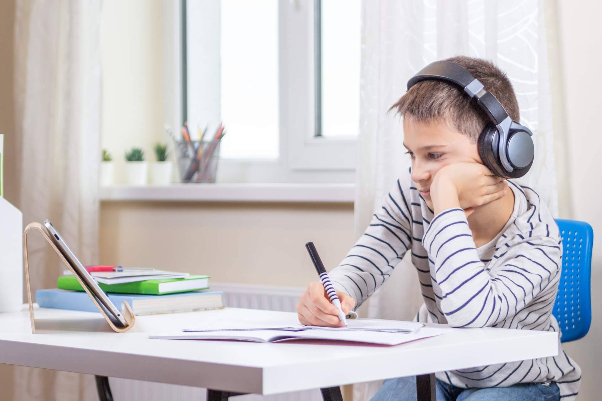 ¿Cómo adaptar una plataforma de formación Moodle y obtener la bonificación de FUNDAE?, por NOATICA