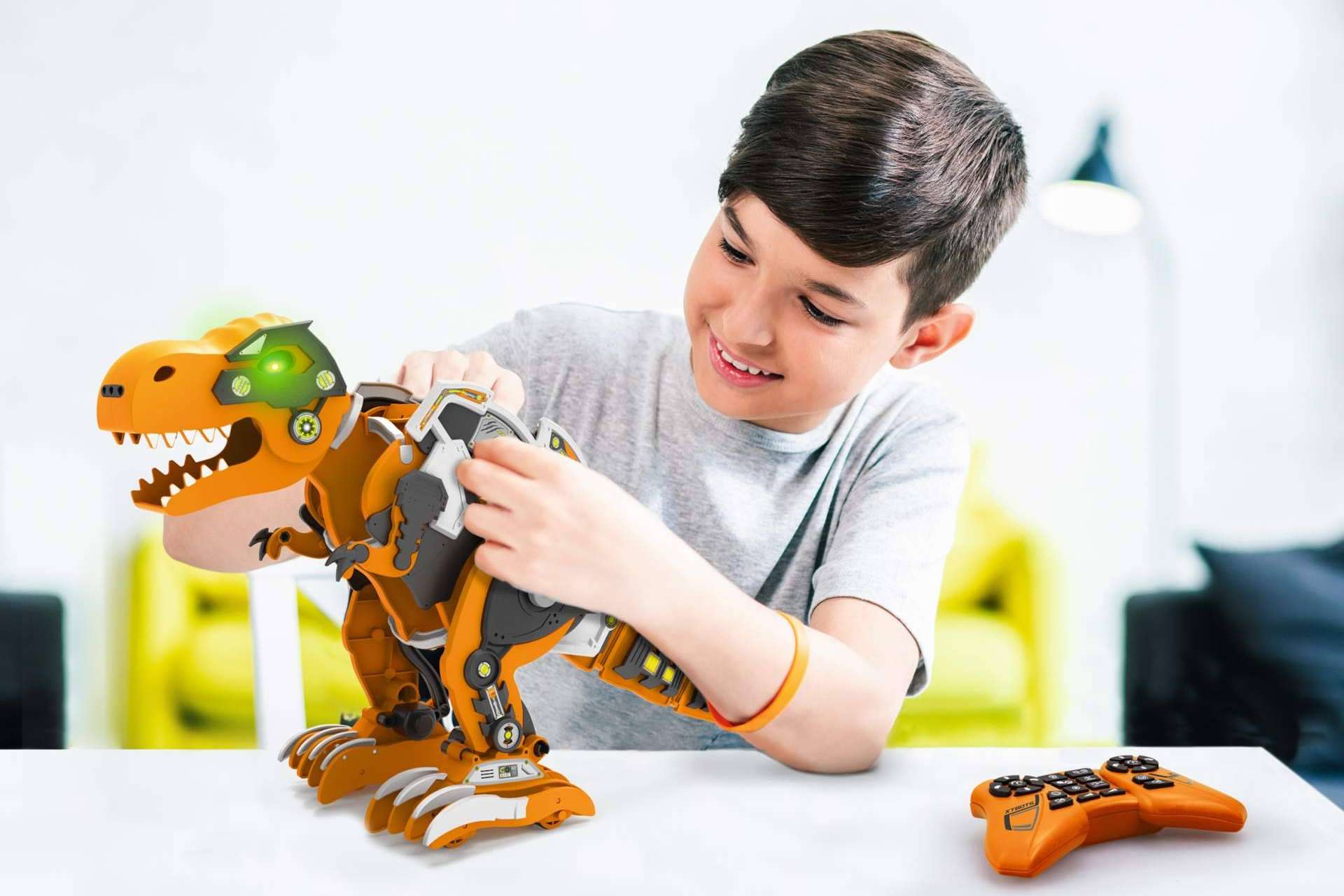 Rex The Dinobot, dar vida al dinosaurio robótico de Xtrem Bots