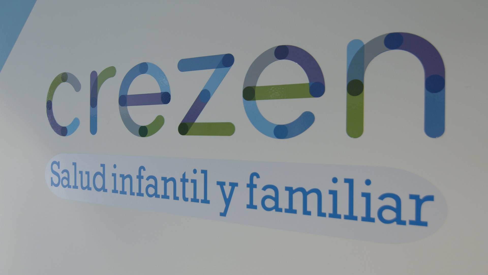 Los servicios del centro de referencia en salud infantil y familiar de la clínica Crezen la han posicionado como un referente