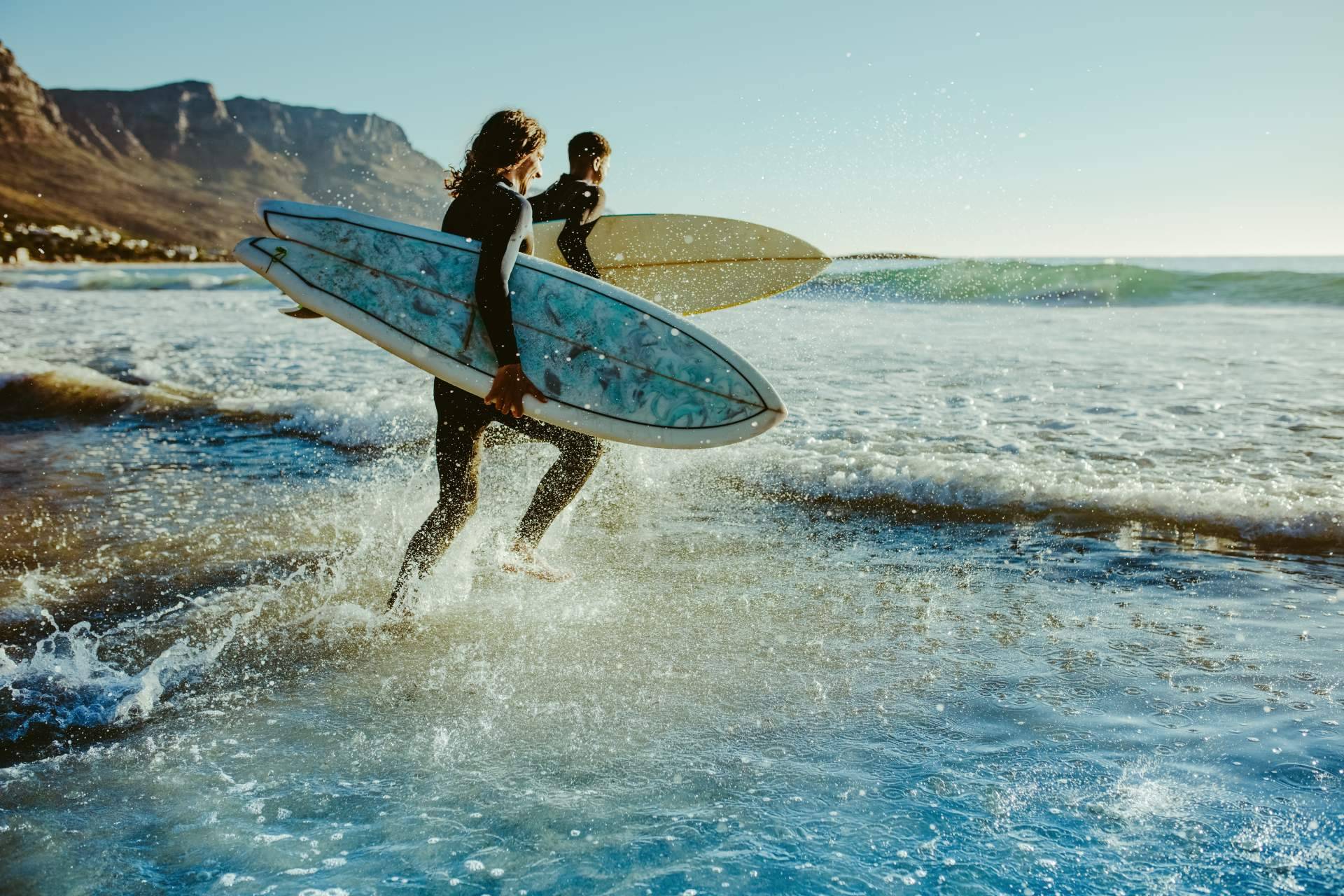 La playa de Berria es un lugar donde se puede practicar surf de la mano de Watsay Surf School
