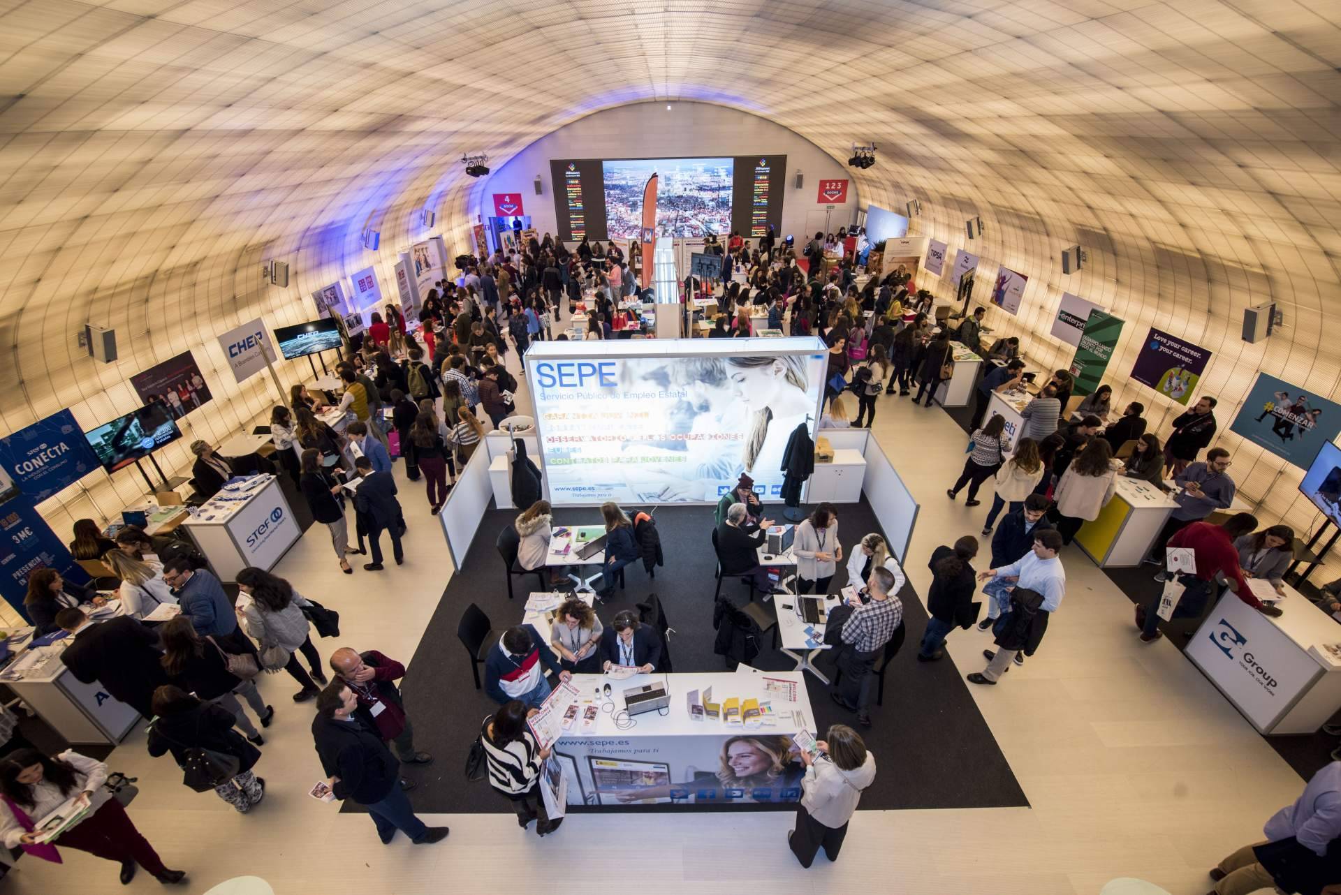 Encontrar trabajo y prácticas en empresas líderes de la mano de JOBMadrid'22,  un evento de referencia