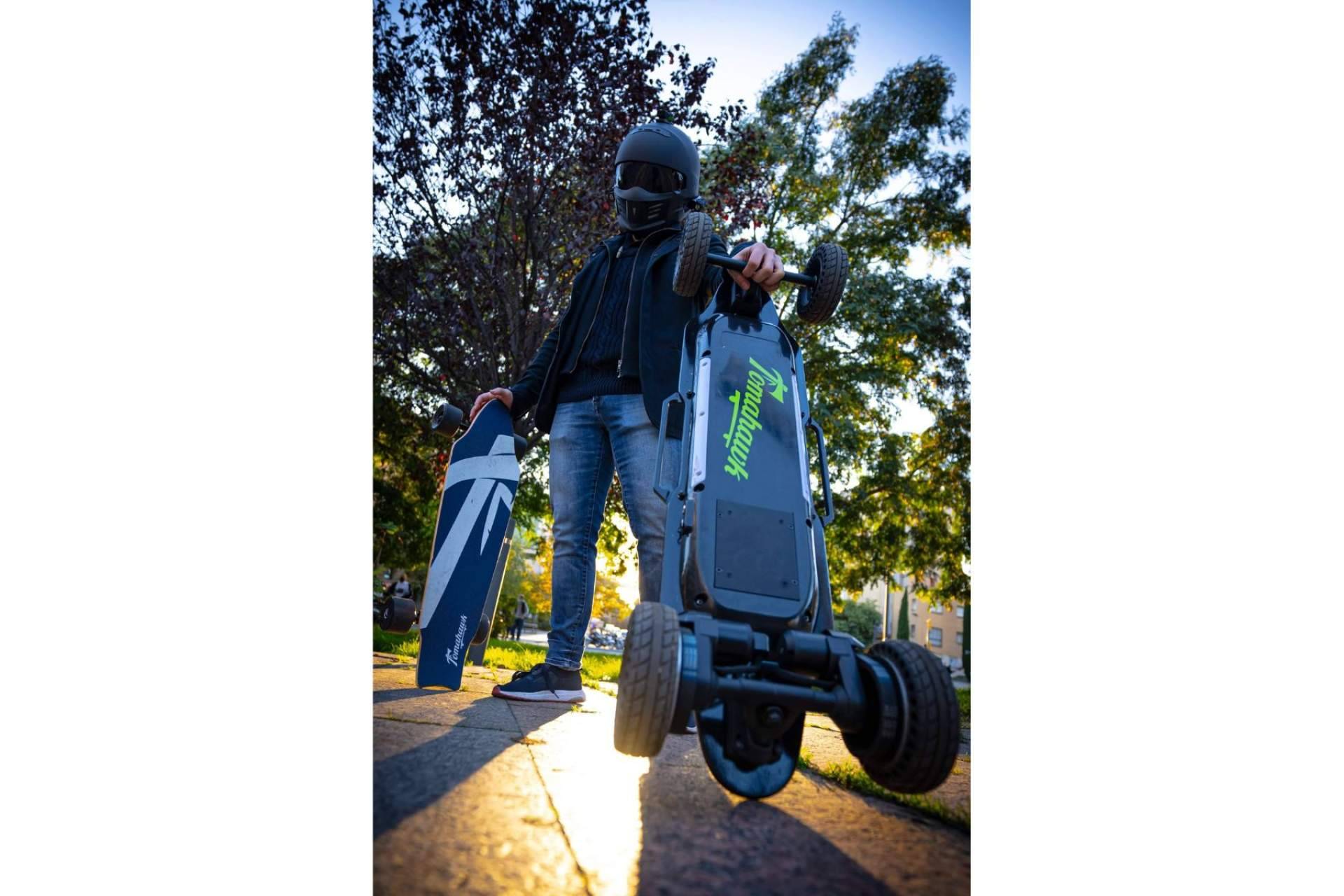Tomahawk Skateboard señala las diferencias entre el skateboard eléctrico vs. scooter eléctrico