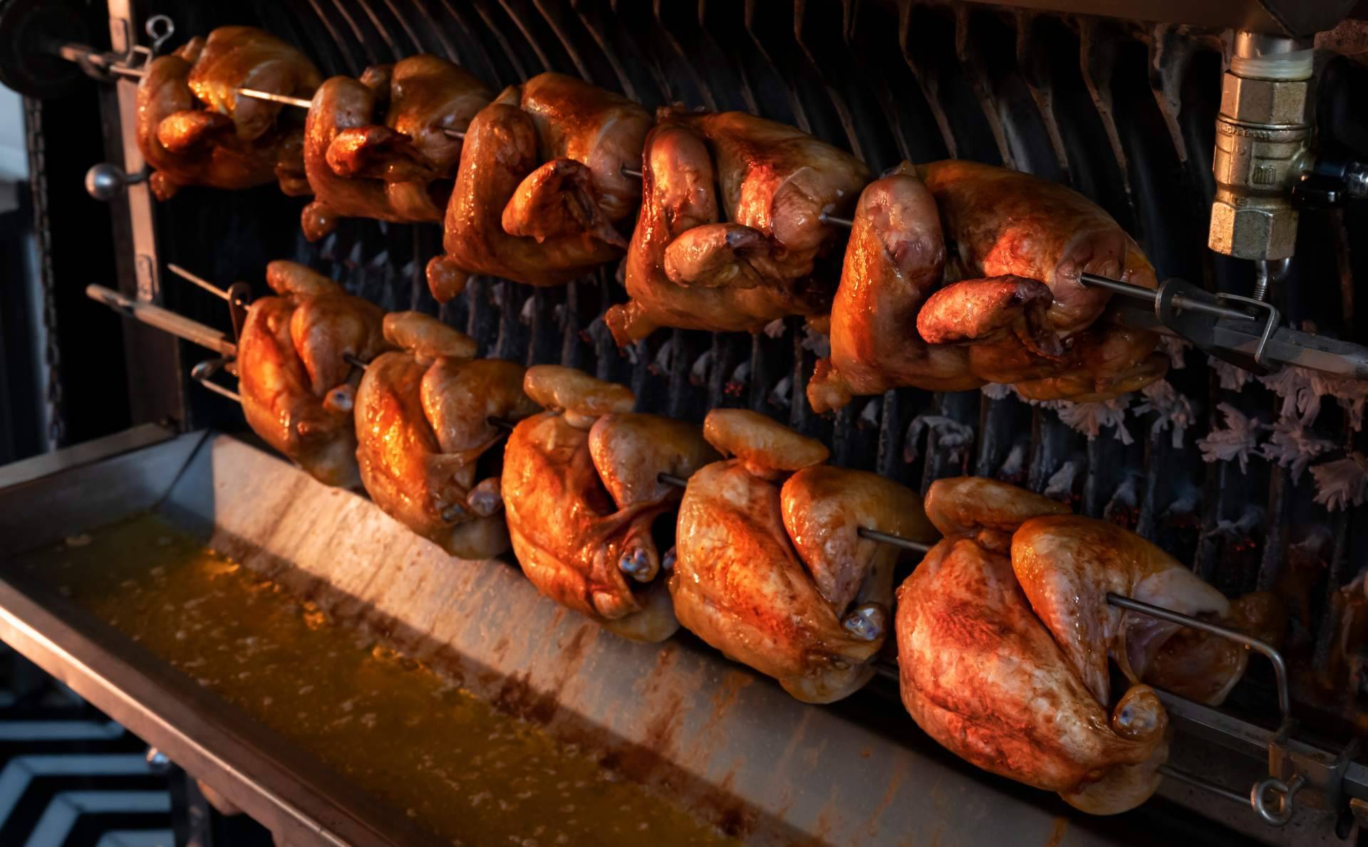 Los asadores de pollos y Auxihostelería
