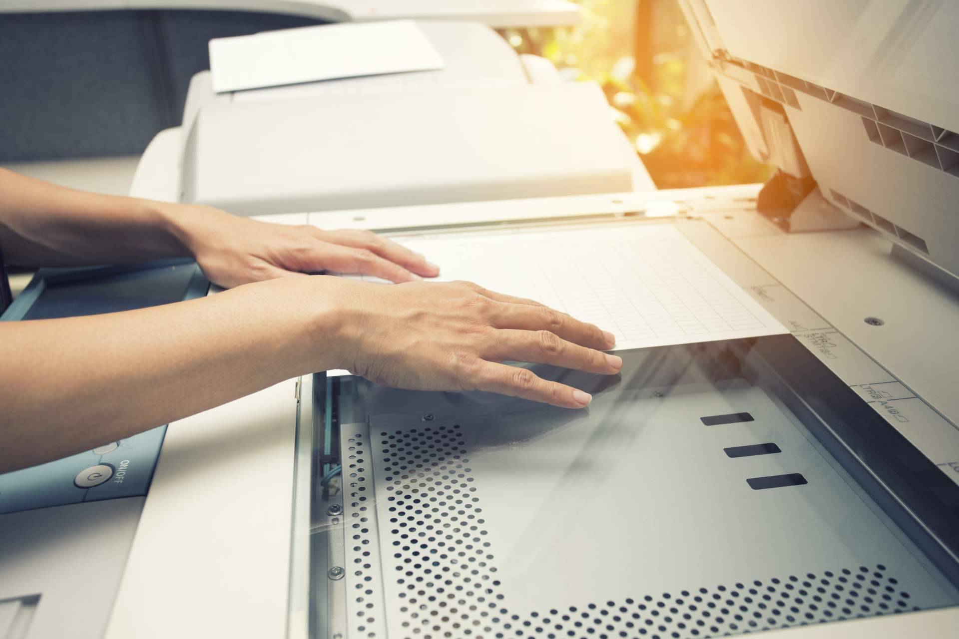 Venta de plotter de impresión de la mano de Optimus Prices