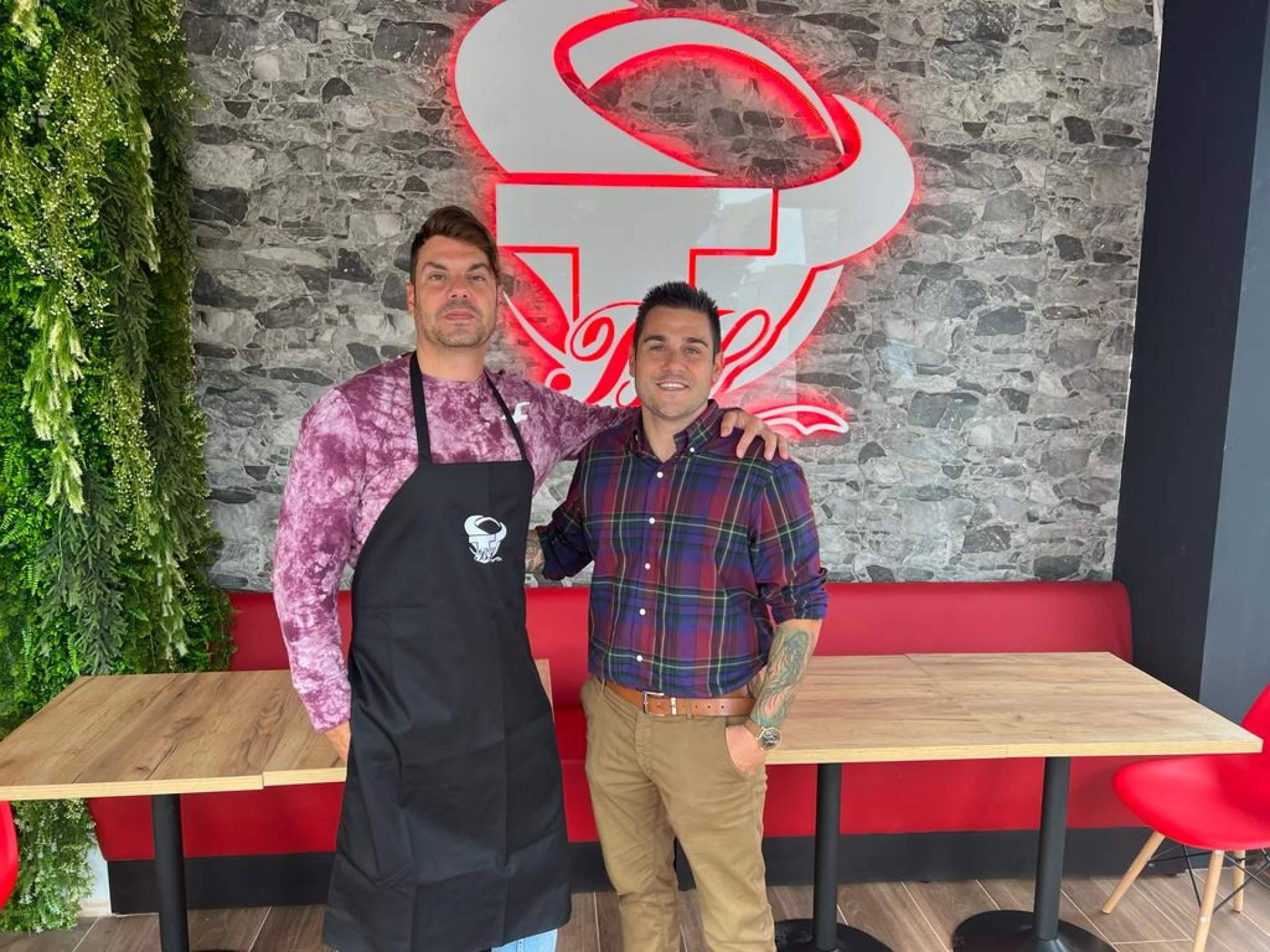 La alianza entre BreakingIce y TORO Burger para disfrutar de citas en estos restaurantes