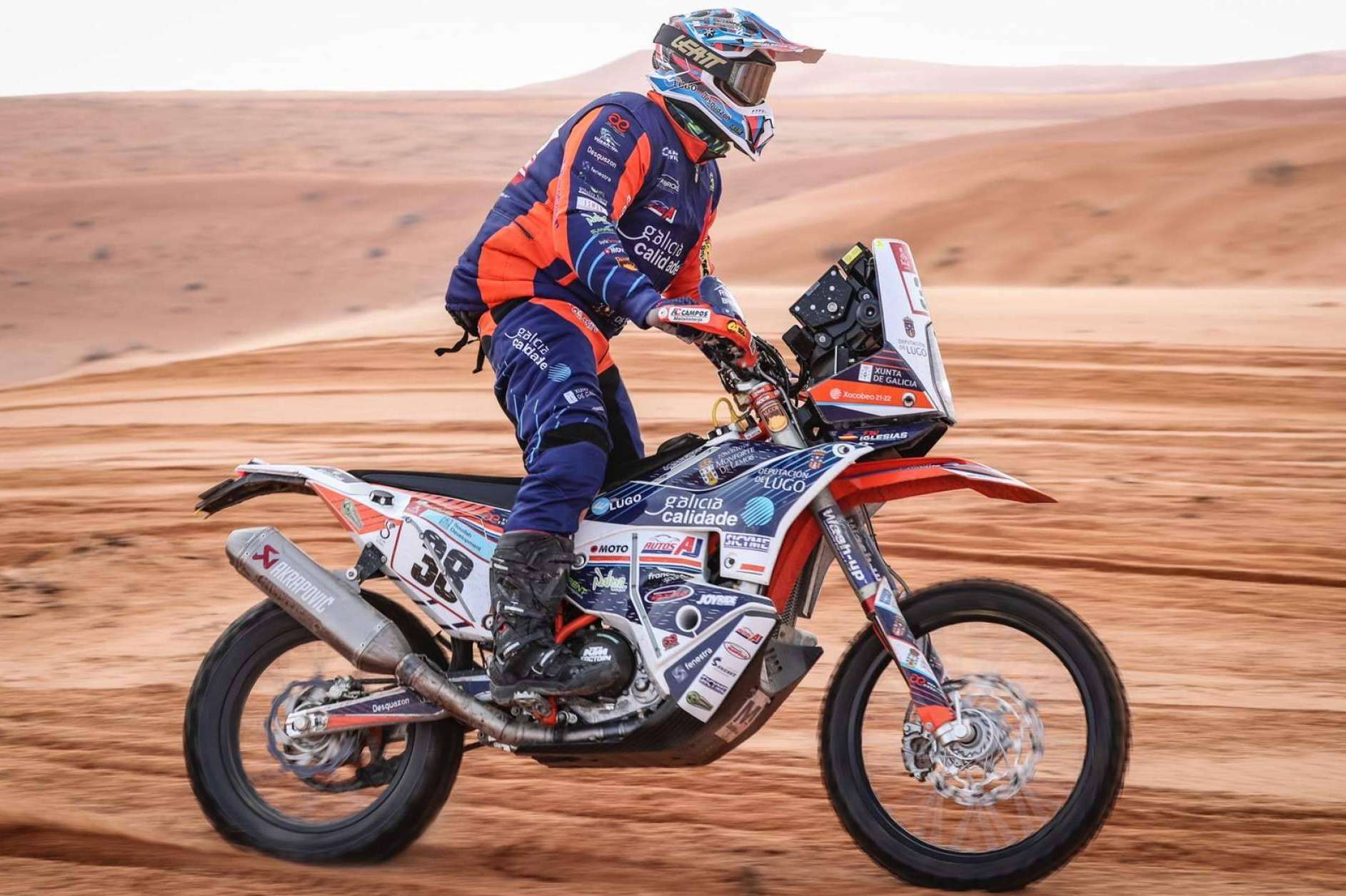 Renovar fácilmente la apariencia de una moto con los plásticos y adhesivos para motos off-road de ADHESIVOSEMBARRADOS