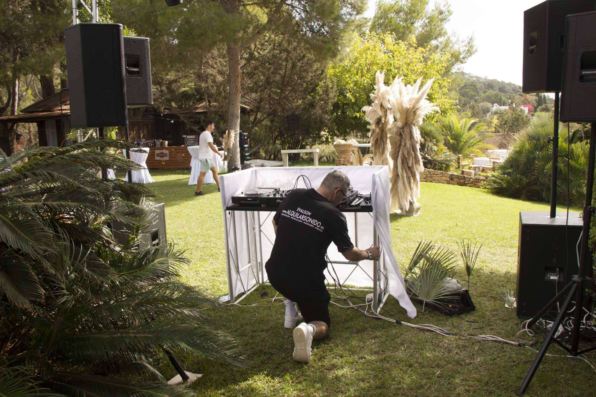 Alquilar Sonido ayuda a conseguir el éxito en eventos con su instalación técnica