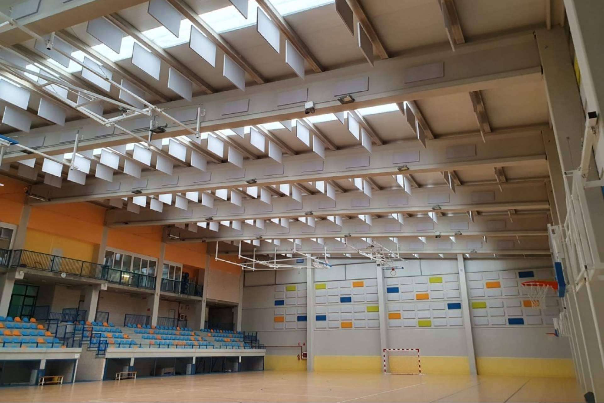 La mejora acústica en pabellones y espacios deportivos es importante