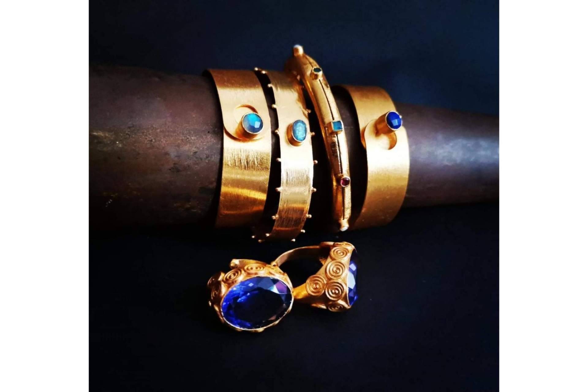 Isabel Lamadrid elabora joyas en tendencia ideales para regalar en Navidad