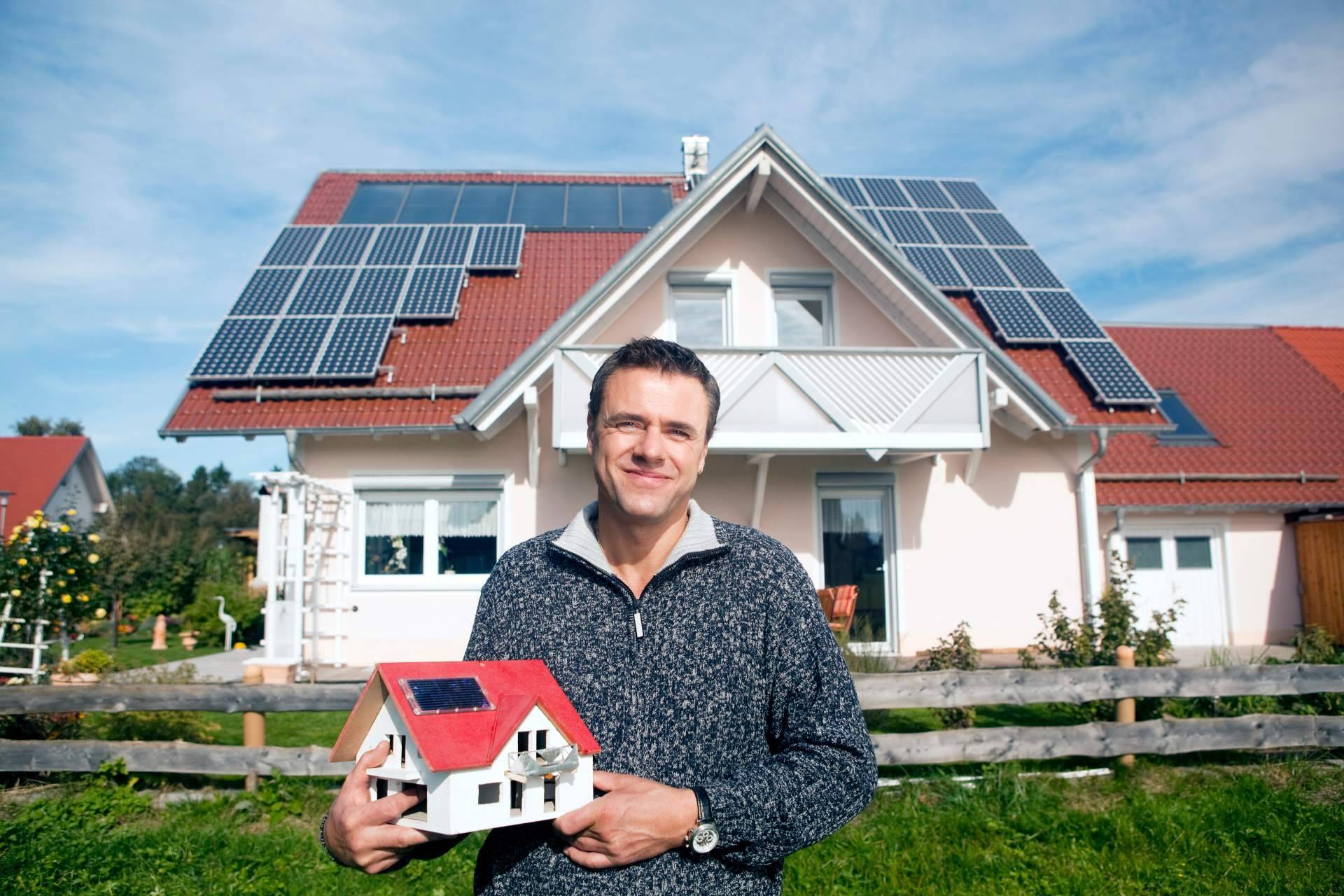 Subvenciones para placas solares 2023 con Soof