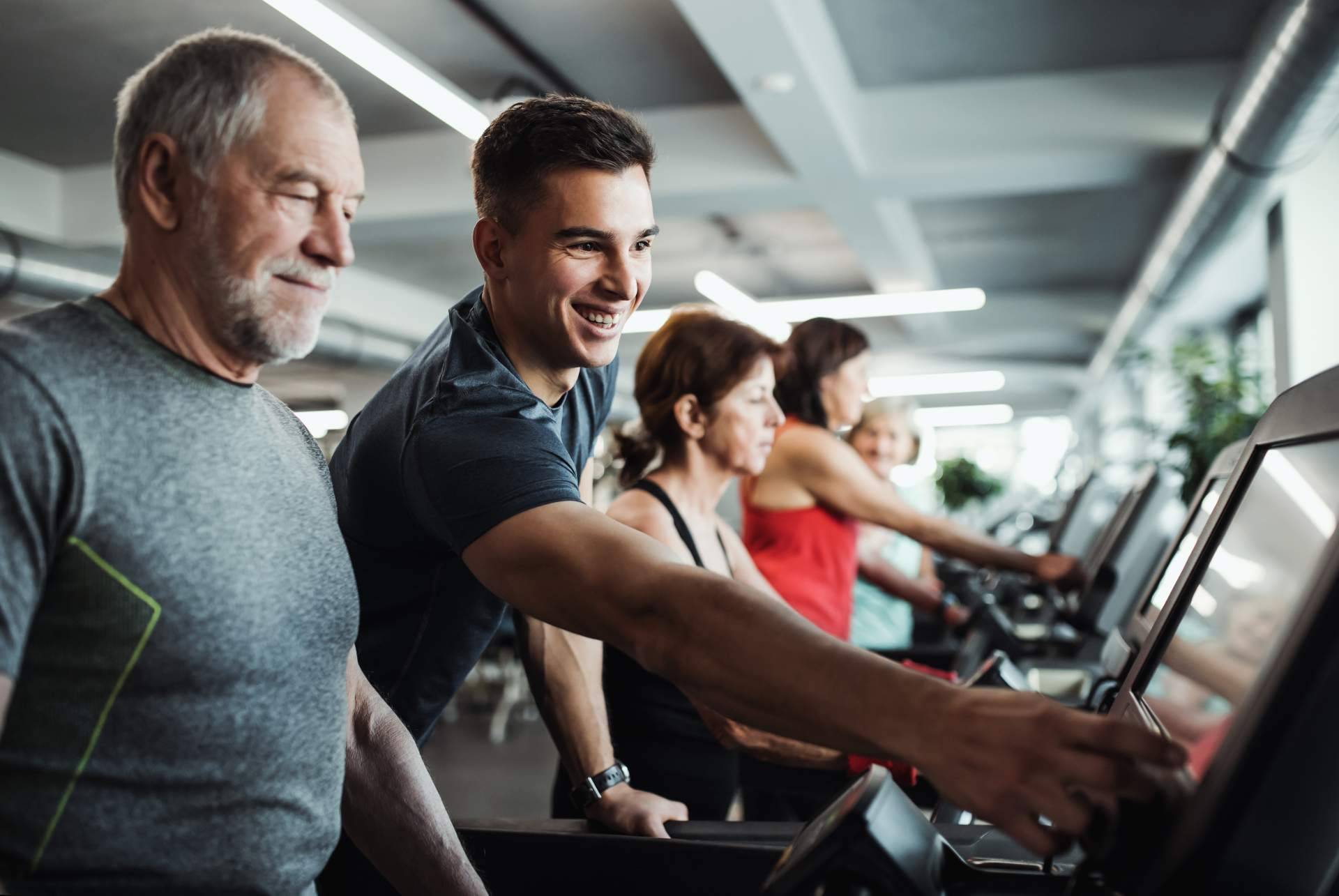 Los beneficios del entrenamiento físico y la facilidad para encontrar un centro cerca con DeGimnasios