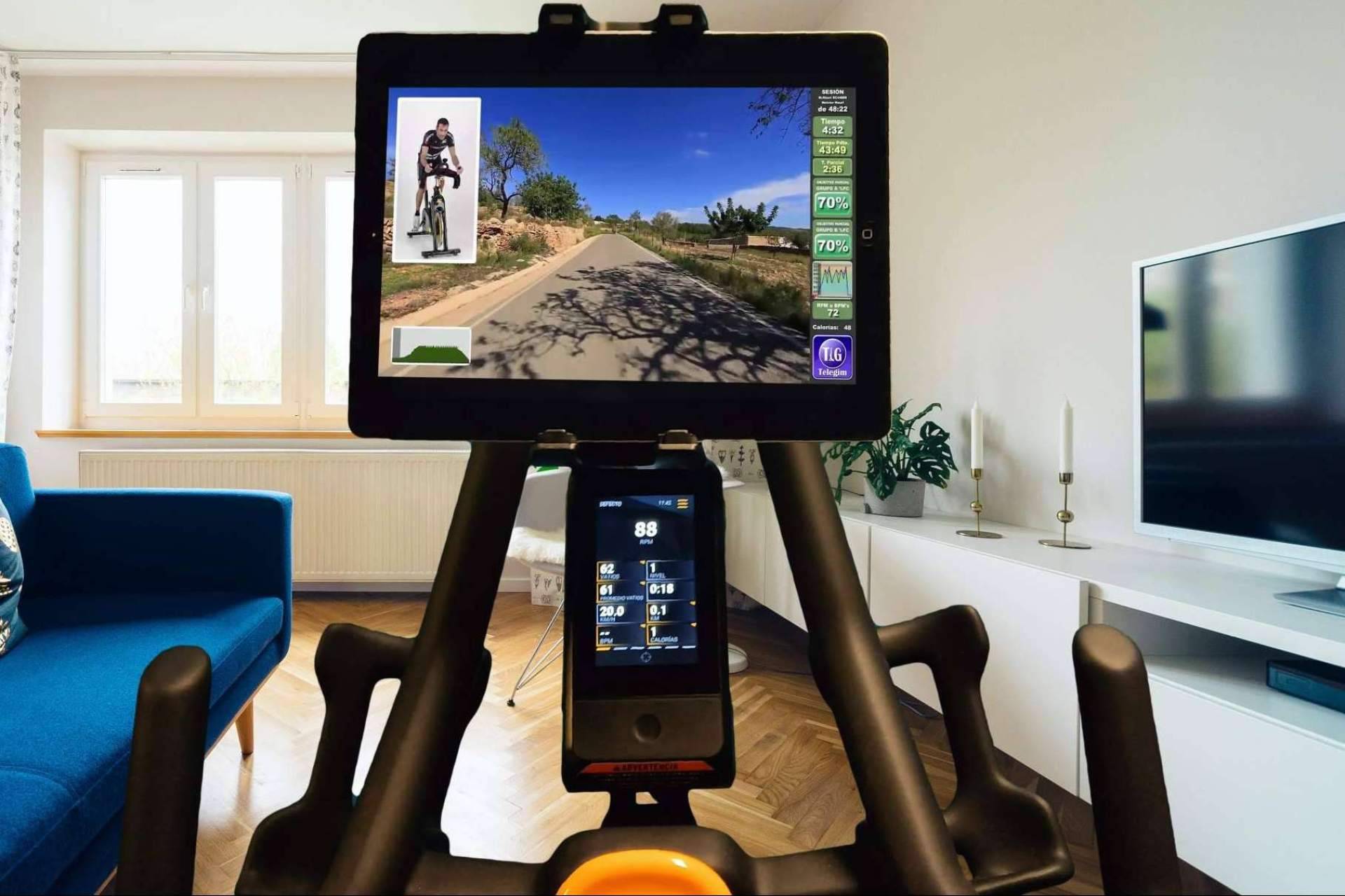 ¿Entrenamiento ciclista en rodillo o en bicicleta de ciclo indoor?