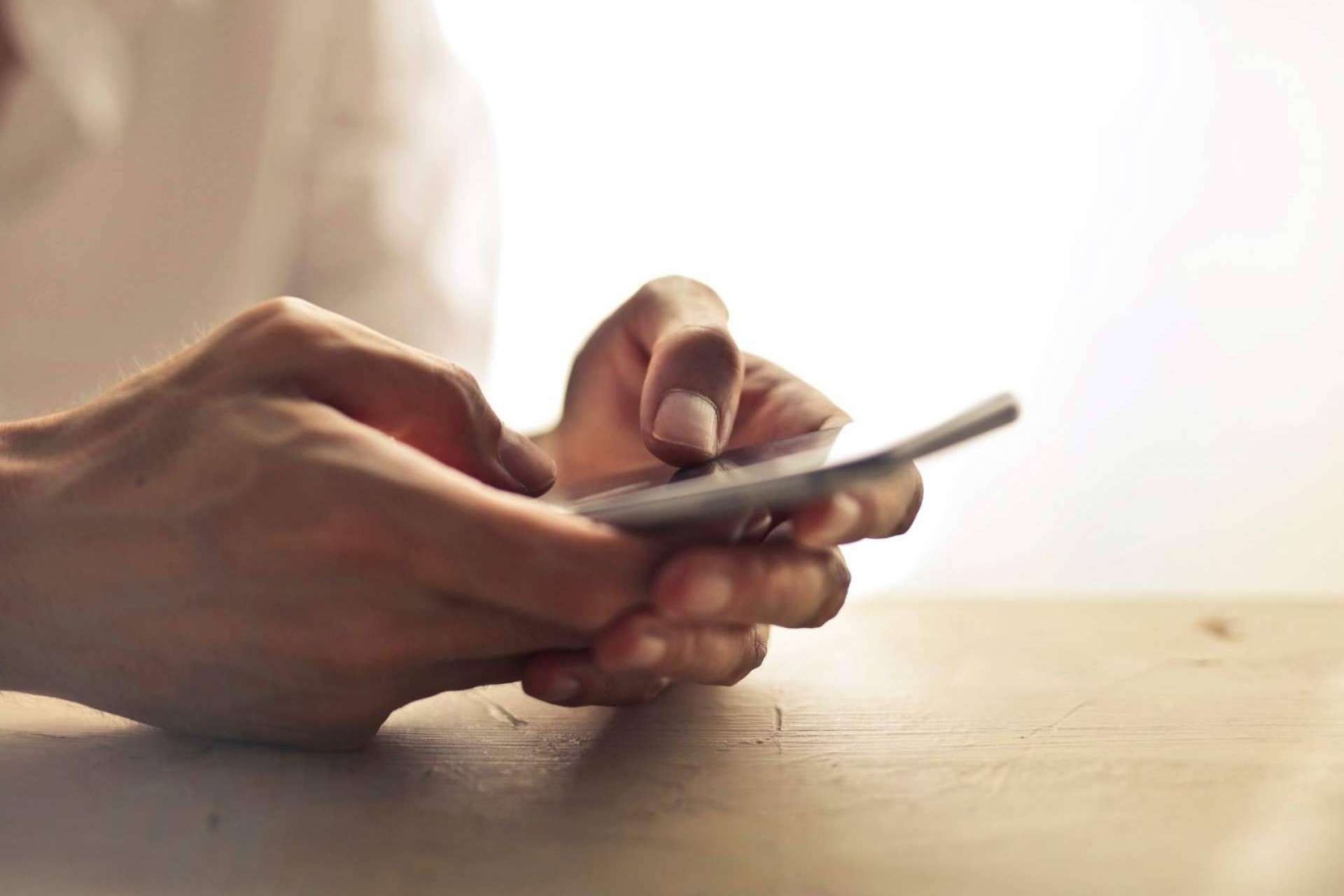 La app para prevenir la depresión laboral desarrollada por investigadores del IBIMA