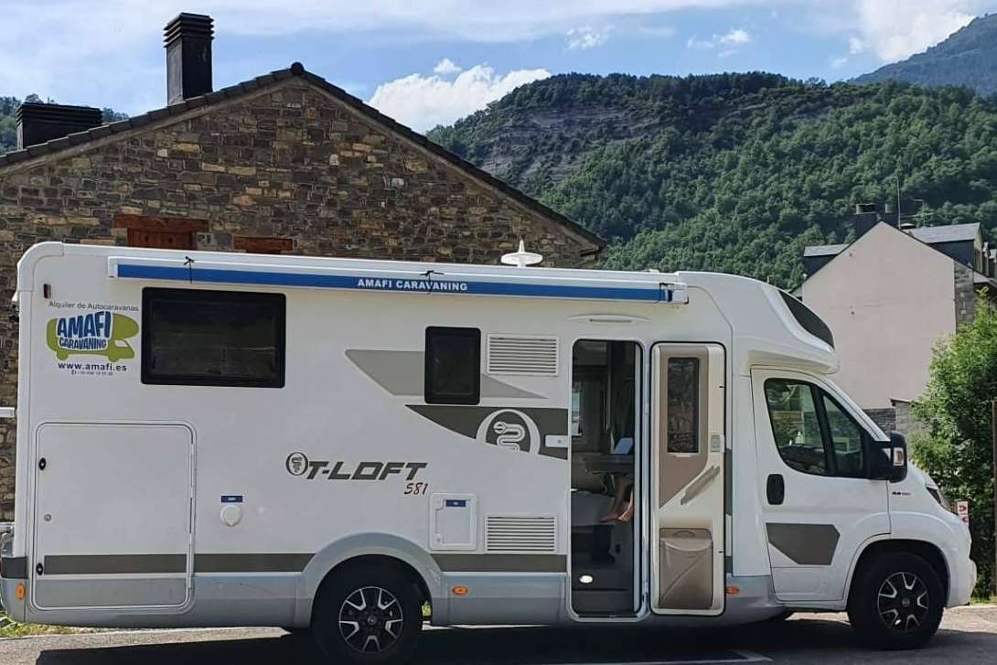 Alquilar varios modelos de autocaravanas a un precio económico con todo incluido con Amafi Caravaning