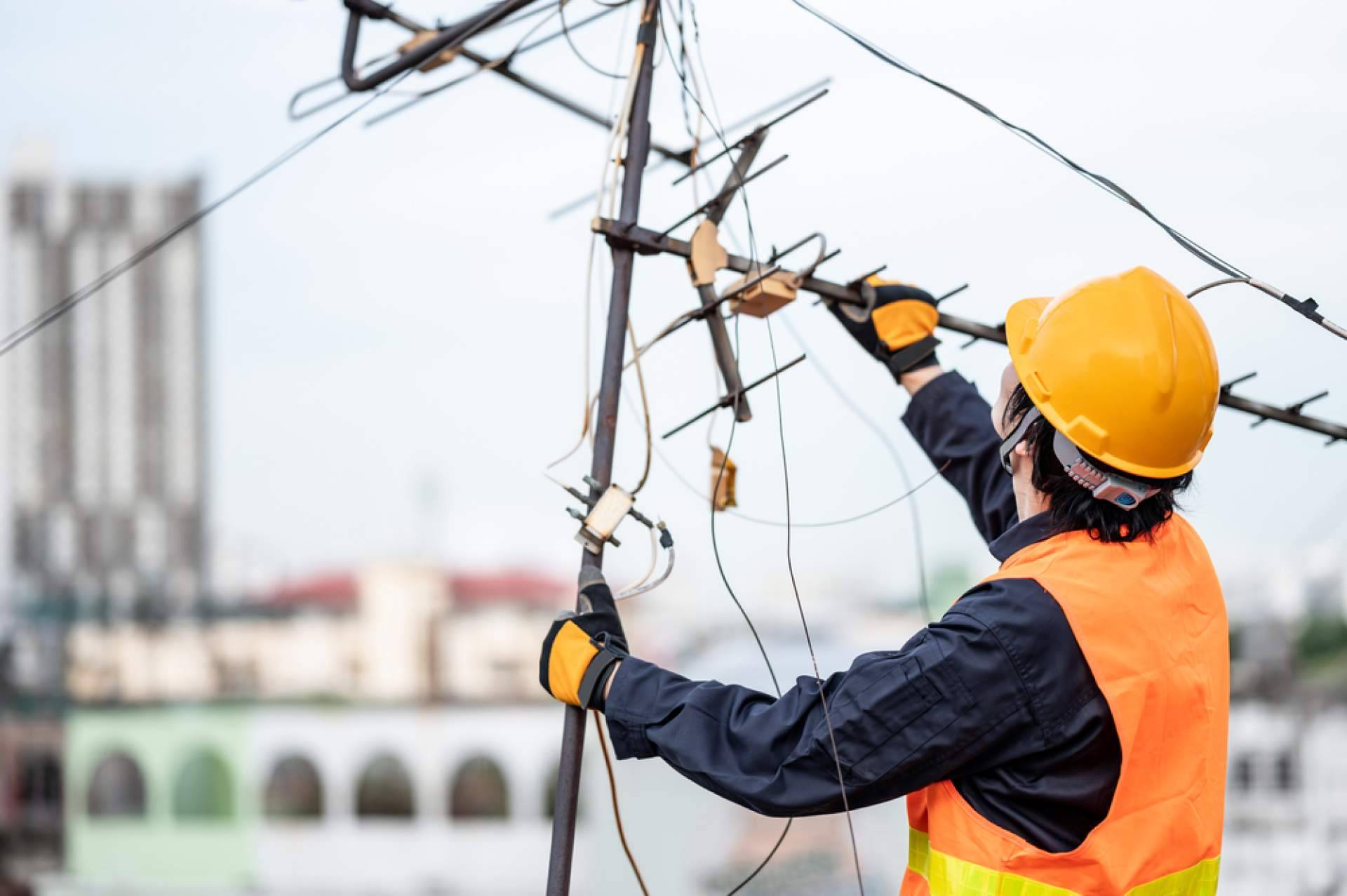 Servicio completo para la instalación y reparación de antenas TDT con Antenistas Valencia