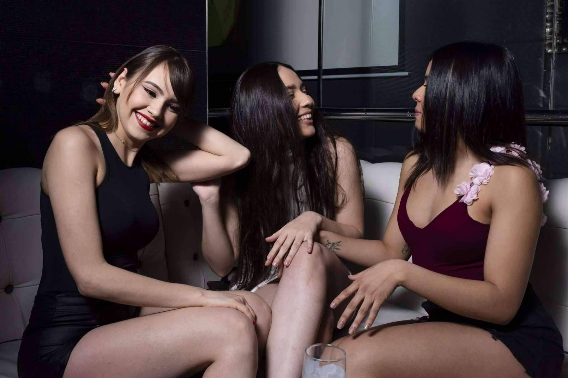 Disfrutar de la noche en las sala para fiestas de Commo – Espit Chupitos Madrid Sol