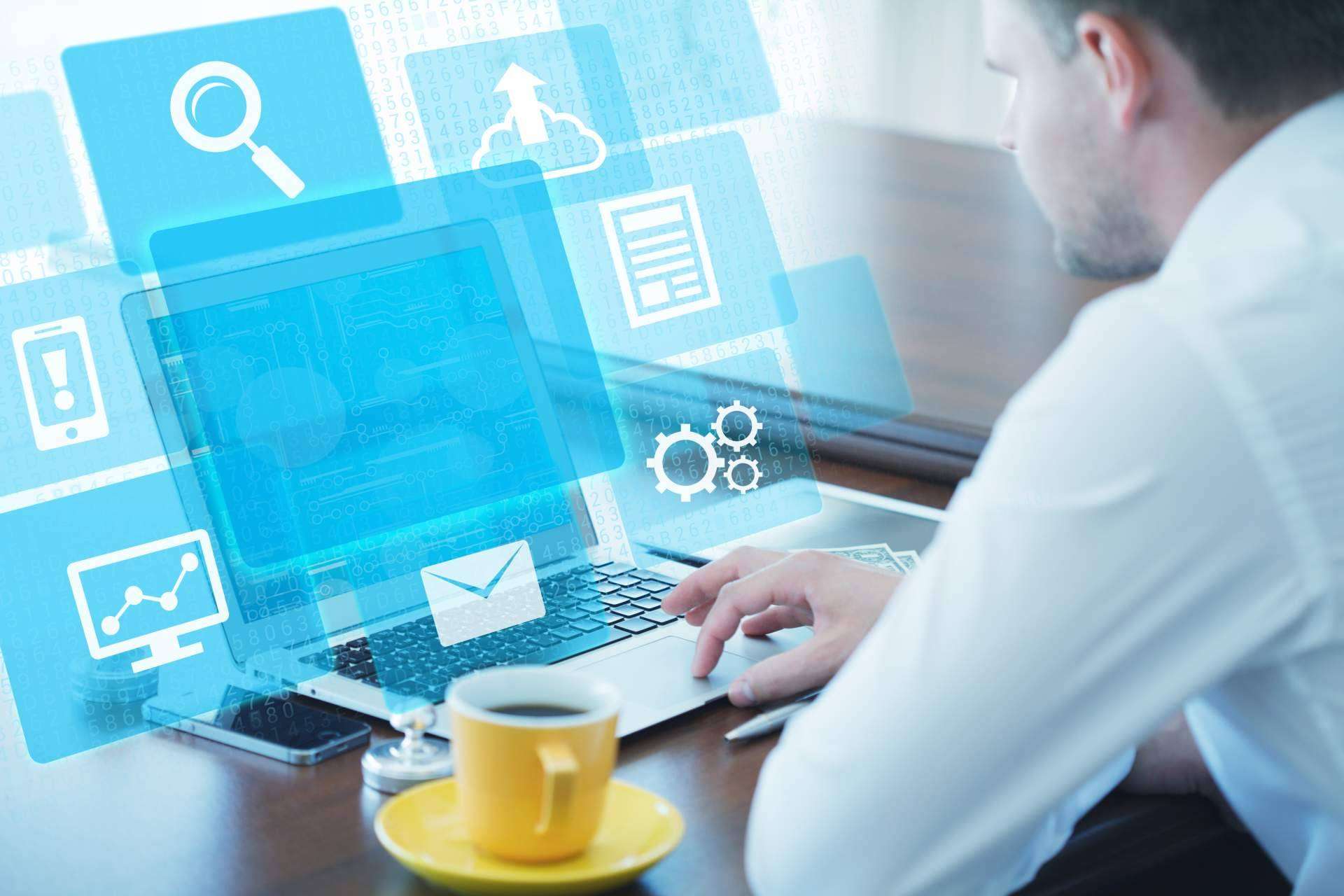 NOVI mentor club habla sobre las ventajas de incluir en la empresa un comercial freelance