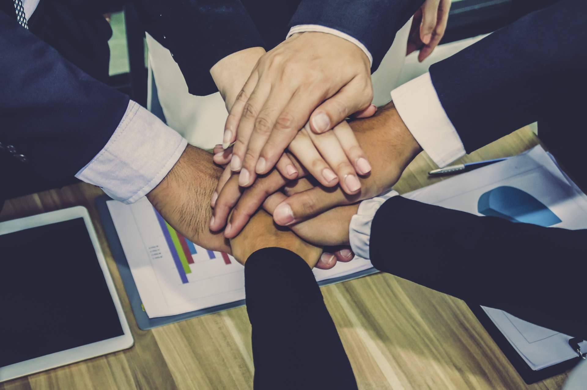 ¿Cómo elevar la imagen corporativa de una organización?