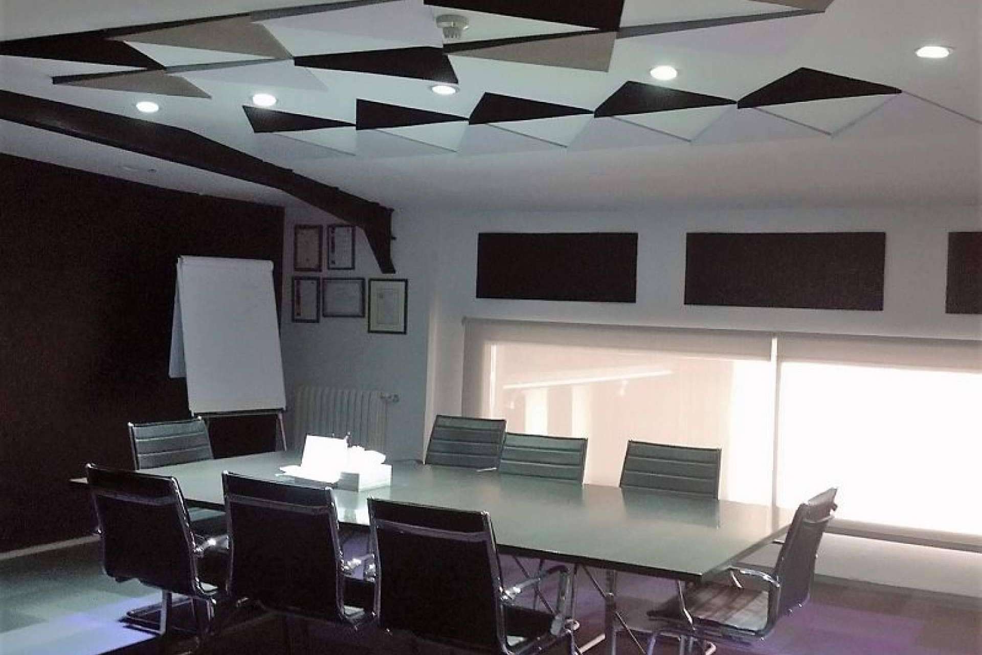 Los paneles acústicos mejoran la acústica y el diseño de las oficinas, por Acústica Decorativa
