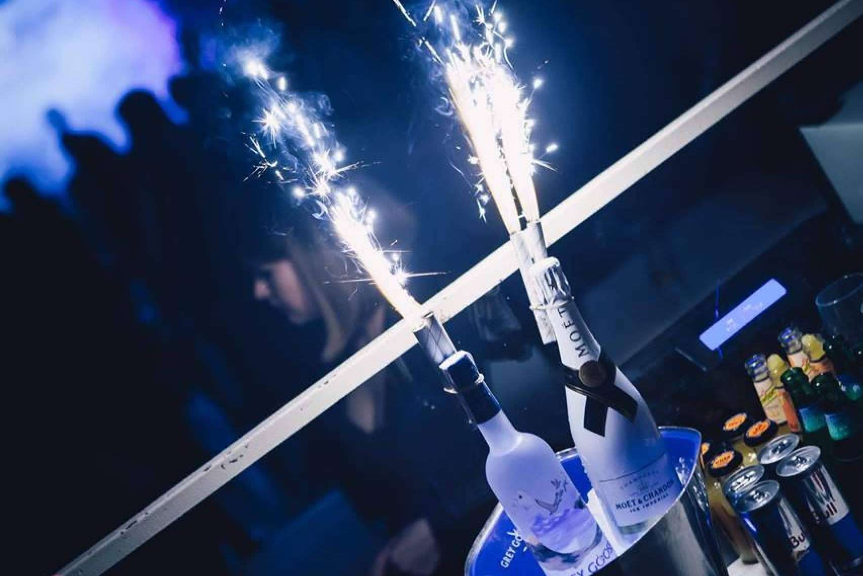 Amplia variedad de bengalas para eventos en Petardos AM