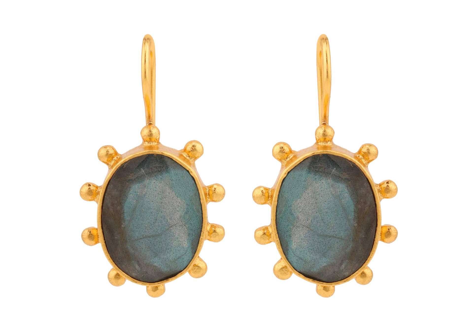 Isabel Lamadrid es una joyería artesanal que destaca por sus piedras semipreciosas