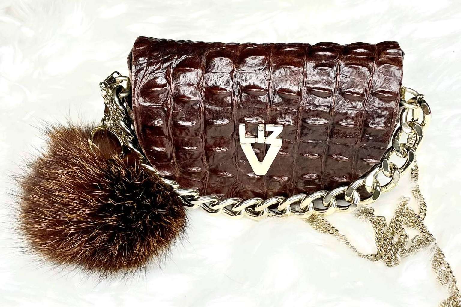 Los bolsos de Liz Valdesuso estarán presentes en los desfiles de Roma y Londres