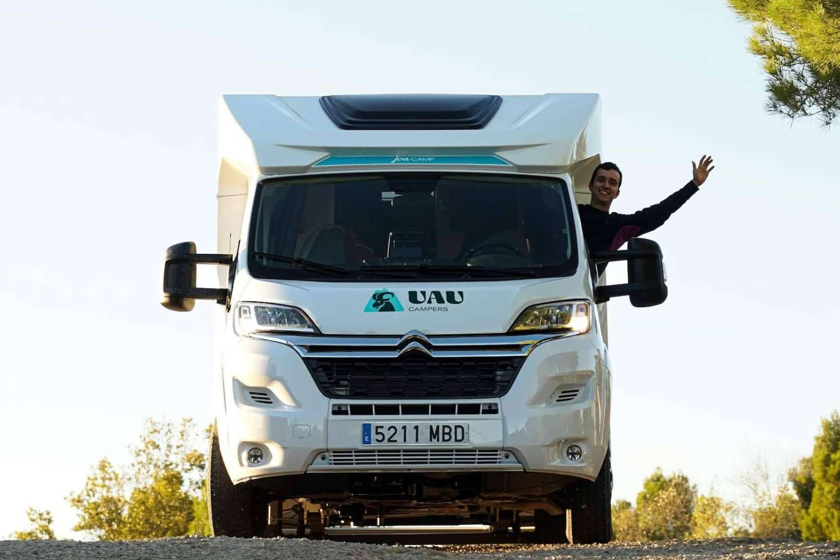 Alquilar autocaravanas prácticas, cómodas y completamente equipadas en Barcelona y Girona, de la mano de UAU Campers