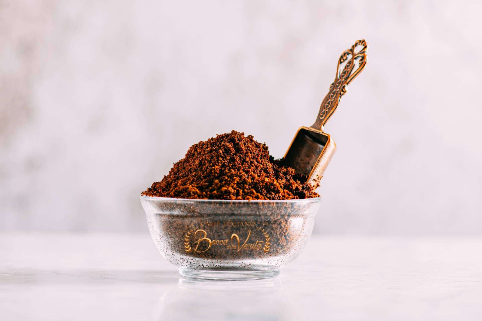 Sabor intenso y único del café molido de Café Bocca della Verità
