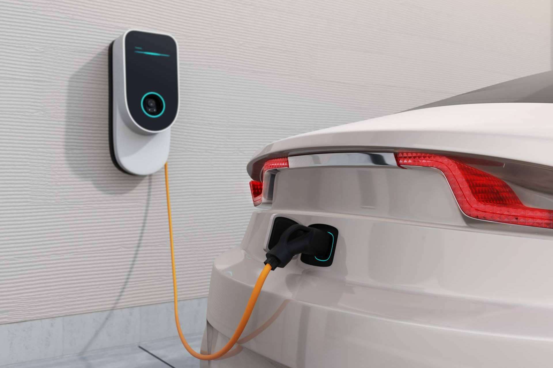 Los servicios de la firma Elica Ingenieros para la instalación de puntos de recarga de vehículos y placas solares