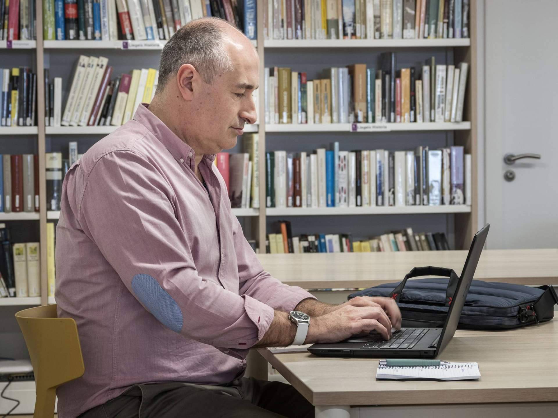 El periodista y escritor Toni Traveria ha aportado valor añadido a la empresa al plasmar su historia en un libro
