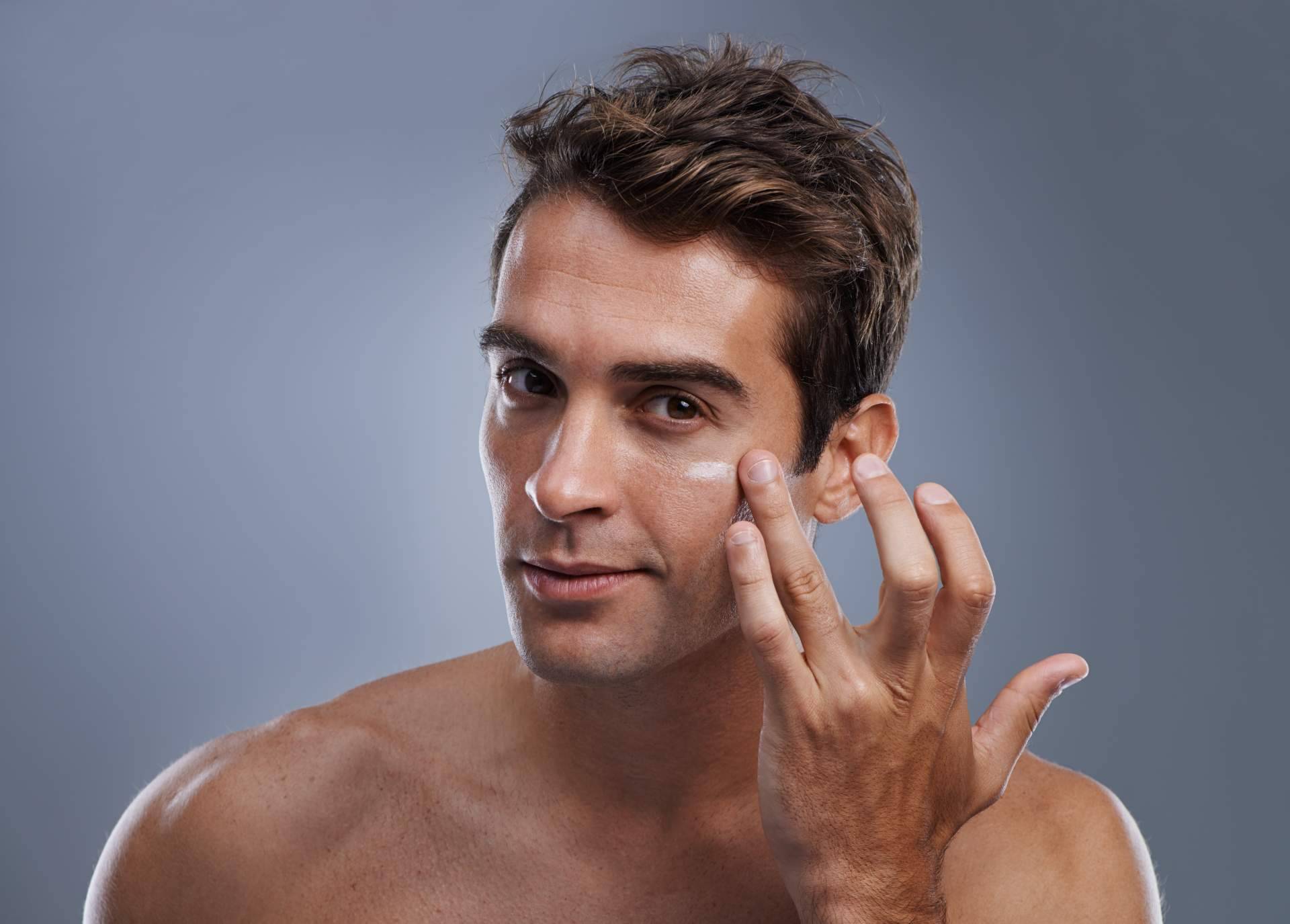 MensandBeauty sobre los productos cosméticos imprescindibles en la rutina de belleza para hombre