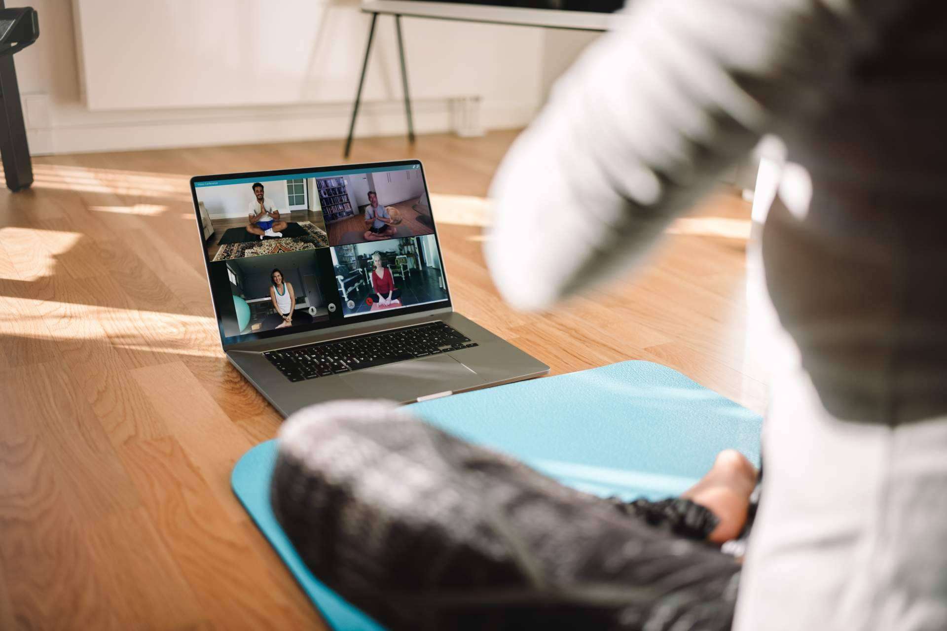 El método Shakandi ofrece clases online de yoga terapéutico y meditación adaptadas al dolor crónico