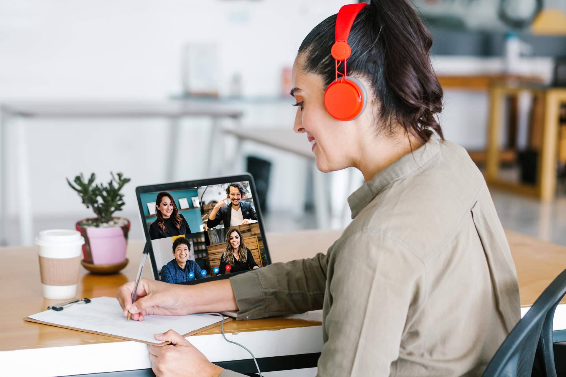 Los beneficios de las clases de inglés online para empresas, por Excellent, In English