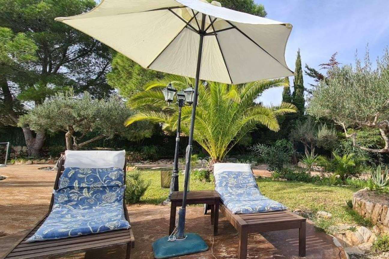 Disfrutar de la naturaleza y de la tranquilidad del mar en La Marinada