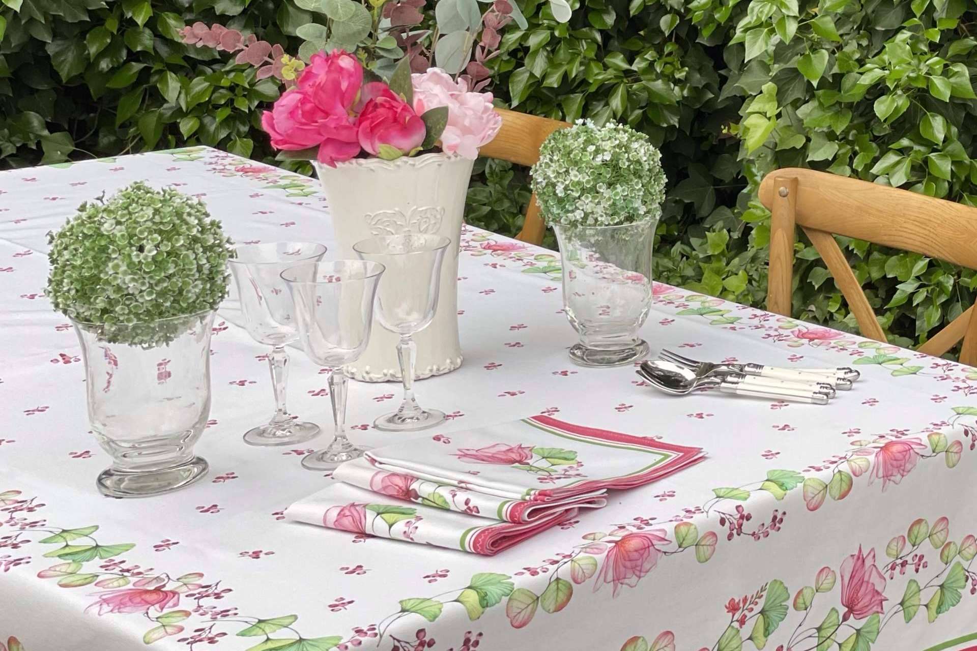 Goodies ofrece colecciones de vajillas y textiles para la decoración de una mesa elegante
