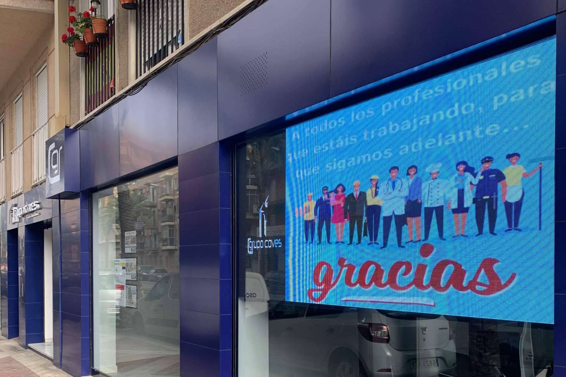Pantatronic dispone de recursos como pantallas LED exteriores que aportan dinamismo