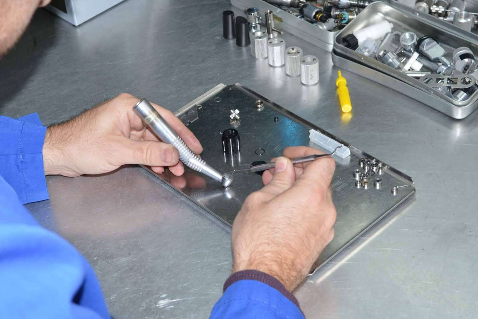 RD Express pone a disposición servicios de reparación de rotatorios e instrumentos de clínica dental