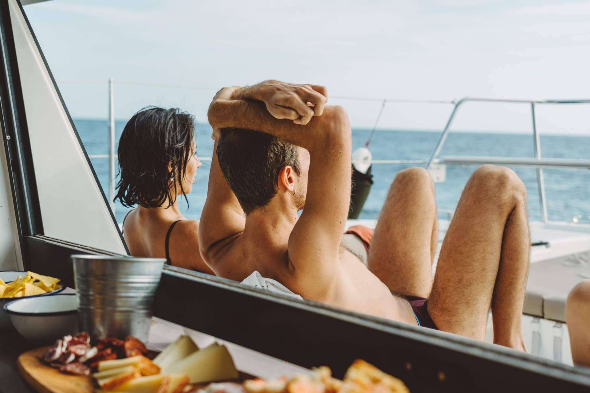 Disfrutar de un brunch en barco en Barcelona, con Sondevela