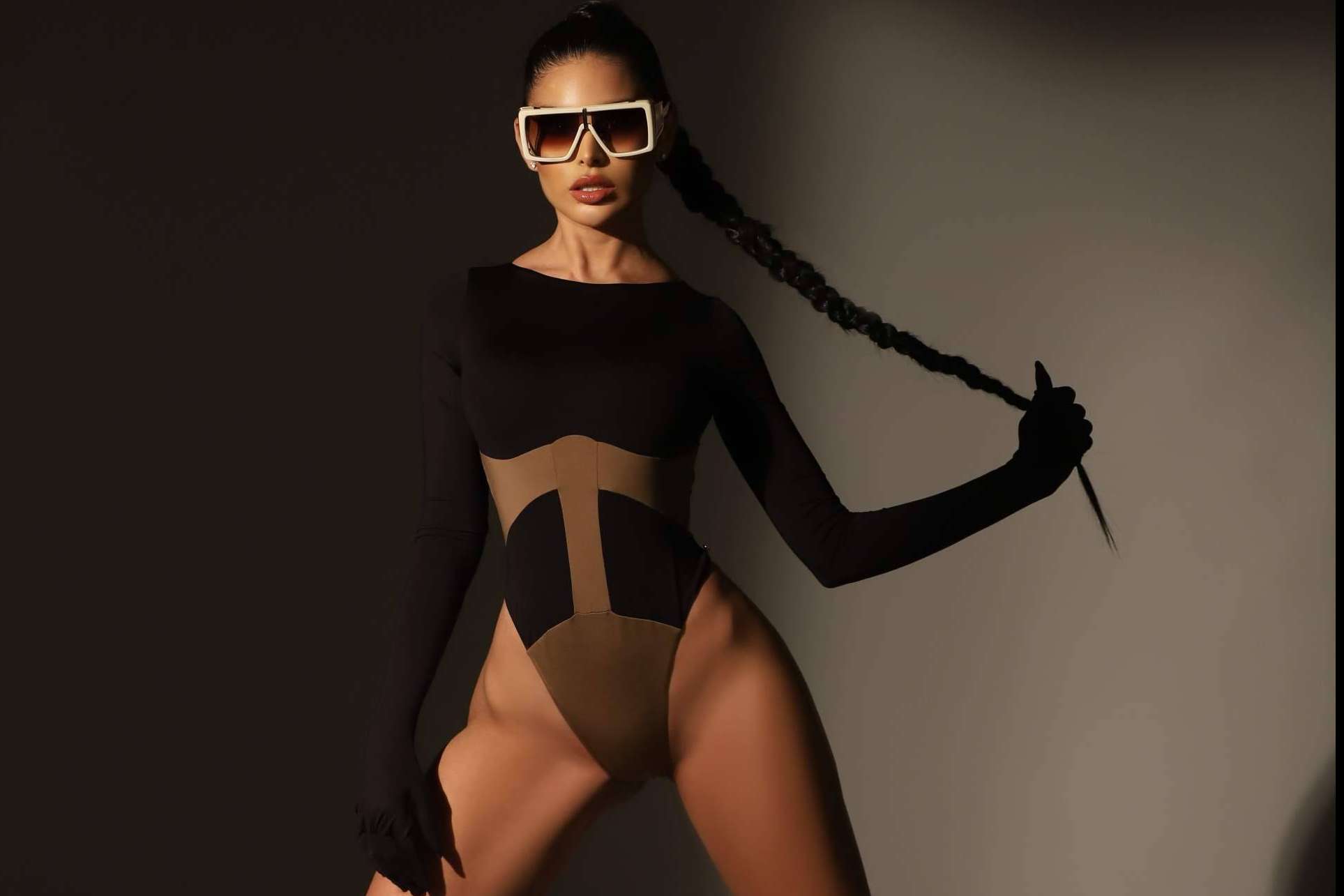 Naandco swimwear, la propuesta emergente que trae Elizabeth Requena diseñadora y CEO de la firma
