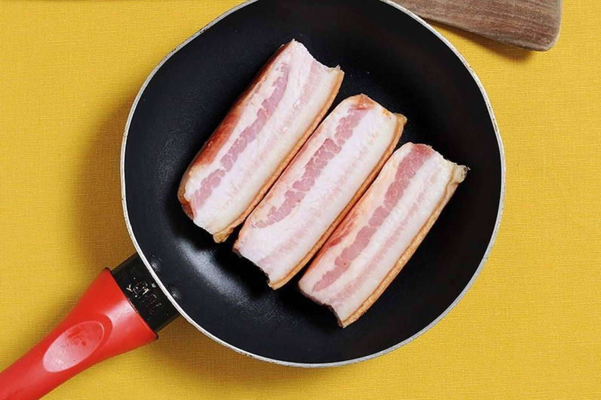 Cortezas de cerdo y torrenzos en Gastronomic Spain