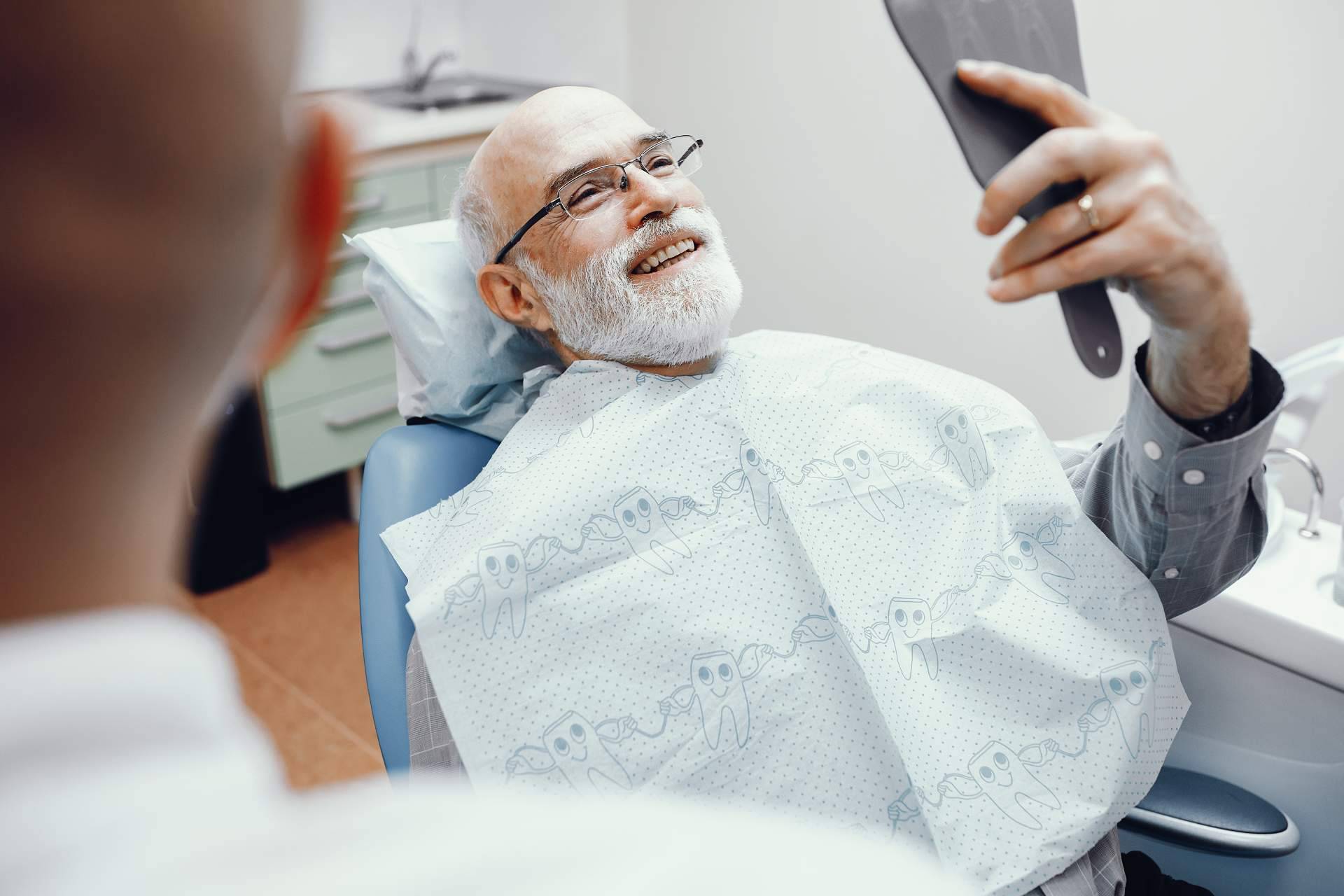 ¿Cuáles son las características y ventajas de los Implantes All-on-4?