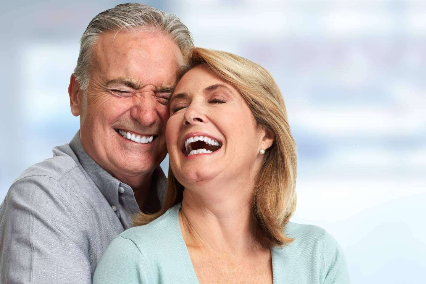 Carlos Saiz Smile ofrece diversos tratamientos de estética dental